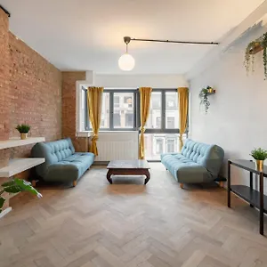 https://very-large-central-station-apartments.hotelsantwerp.net